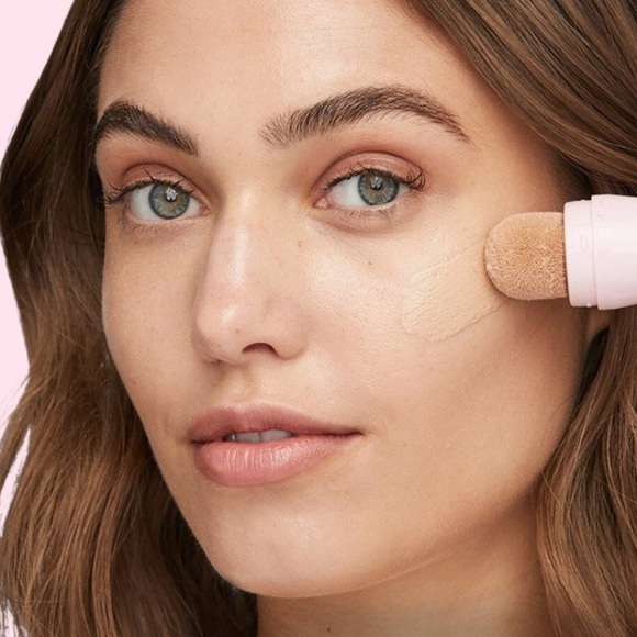 Maybelline New York Instant Age Rewind Perfector 4-in-1 Makeup price each - Picture 1 of 7